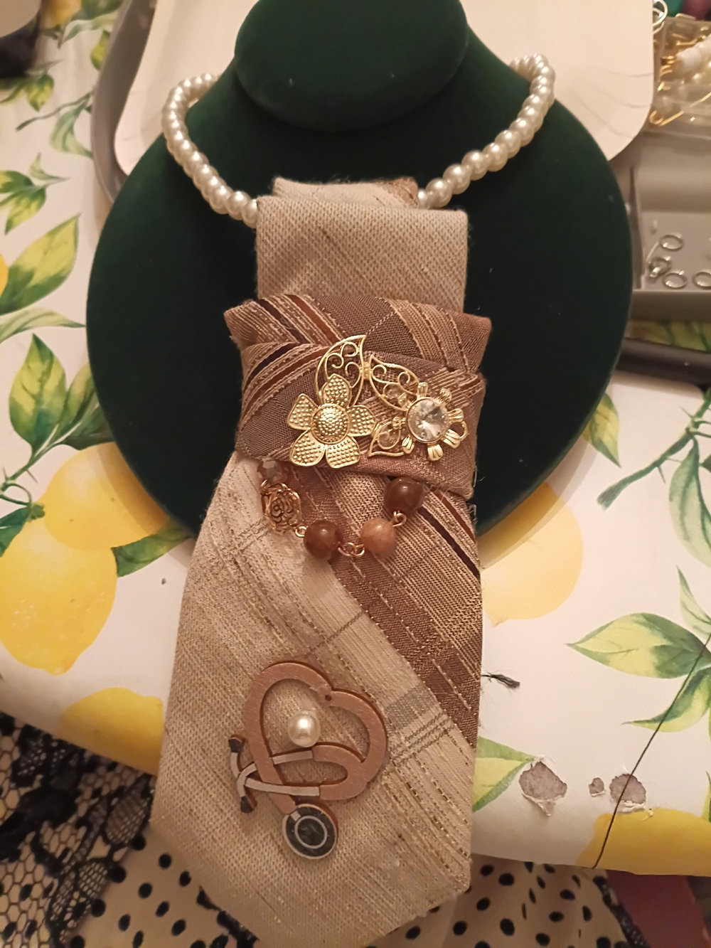 Elegant Brown and Gold Floral Tie Brooch Set - Women Jewelry